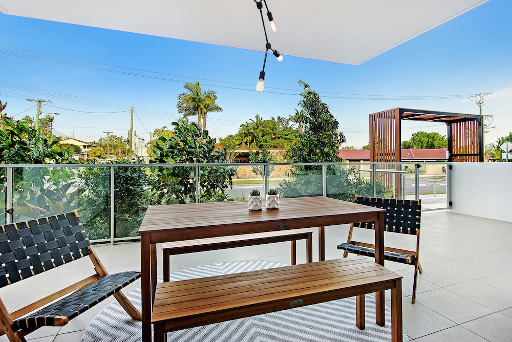 Signature Apartment, 3 Bedrooms, Pool Access photo 2