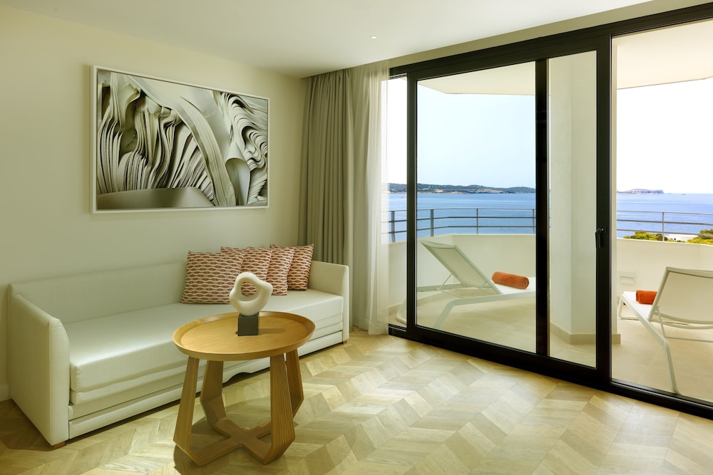 Suite, Sea View (Seafront)