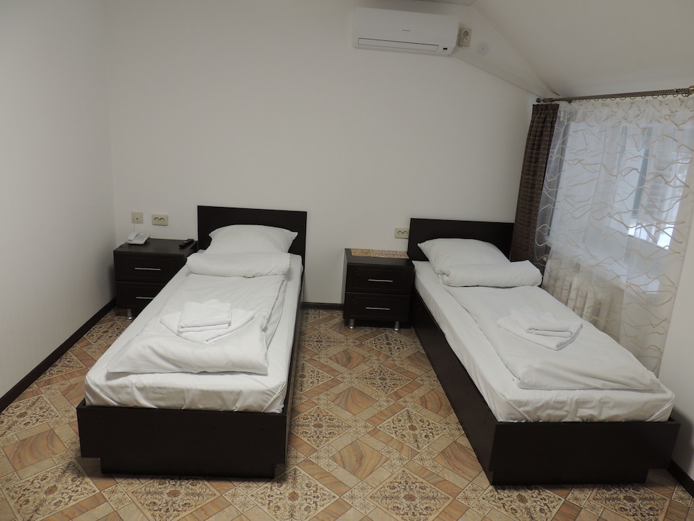 Basic Twin Room