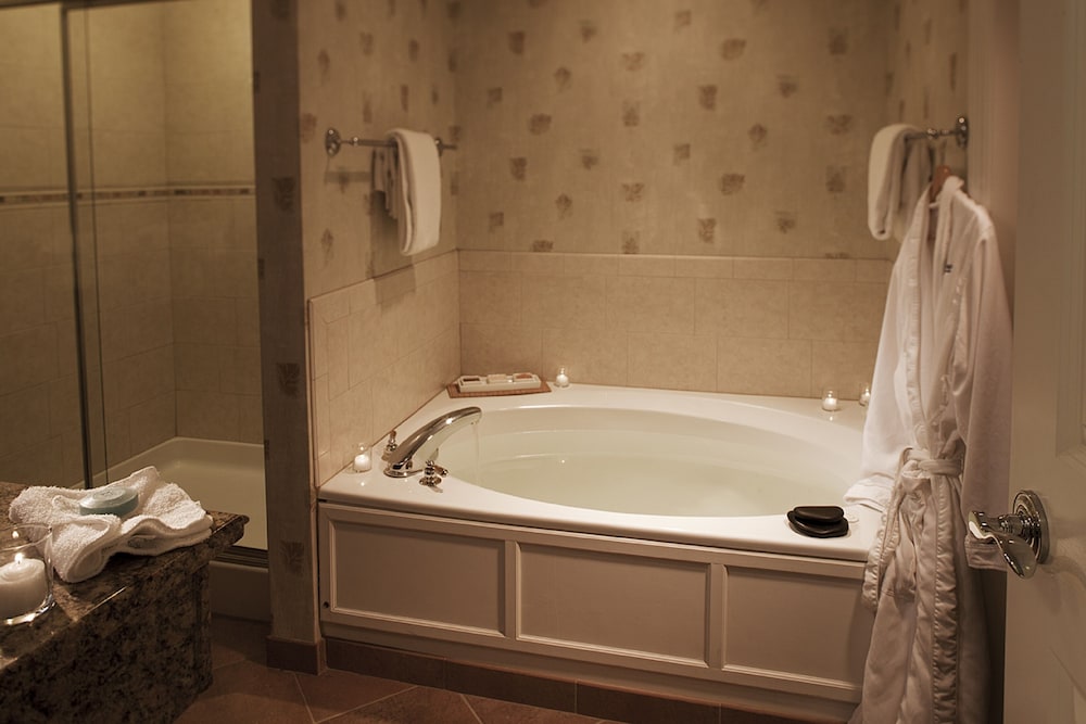 Premier Room, 1 King Bed - Photo 1