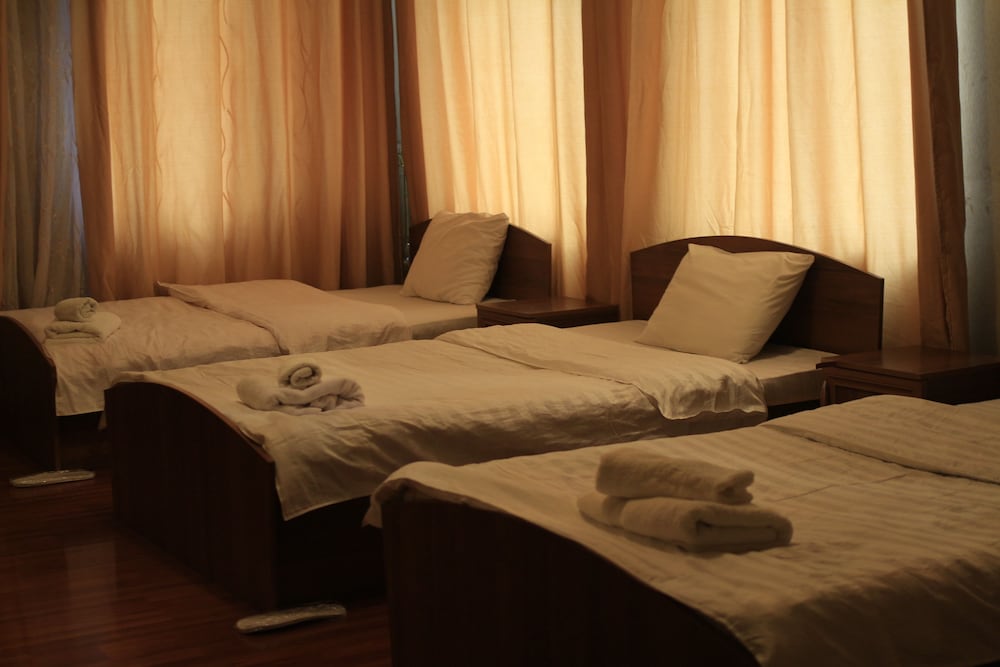 Standard Triple Room, Multiple Beds photo 3