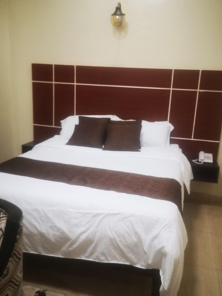 Deluxe Single Room