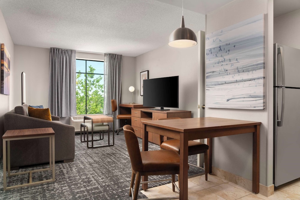 Suite, 1 King Bed, Accessible (Mobility & Hearing, Roll-in Shower) - Photo 5
