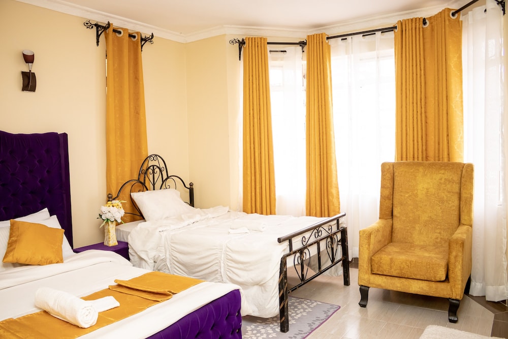 Premium Apartment, 2 Bedrooms, Kitchen, Courtyard View photo 2