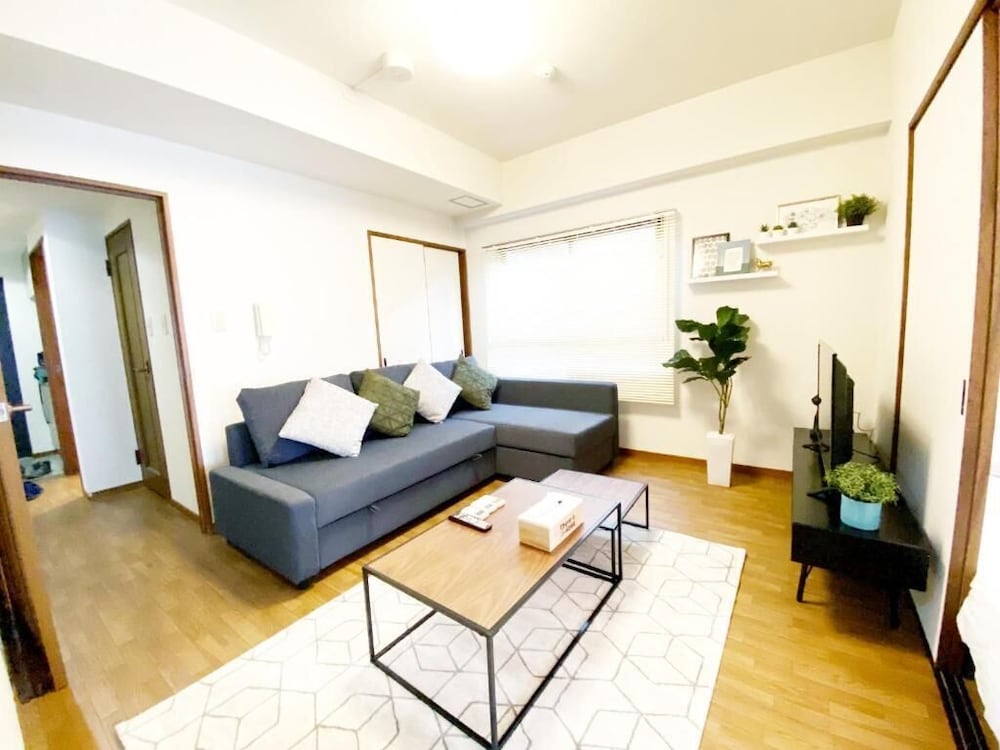 3 Bedroom Apartment with Balcony 401 photo 1
