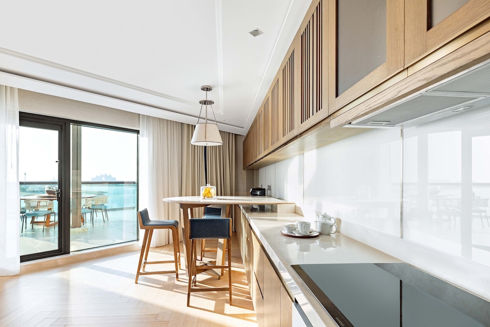 Exotica Suite Sea View with Open Jacuzzi and Club Lounge Access