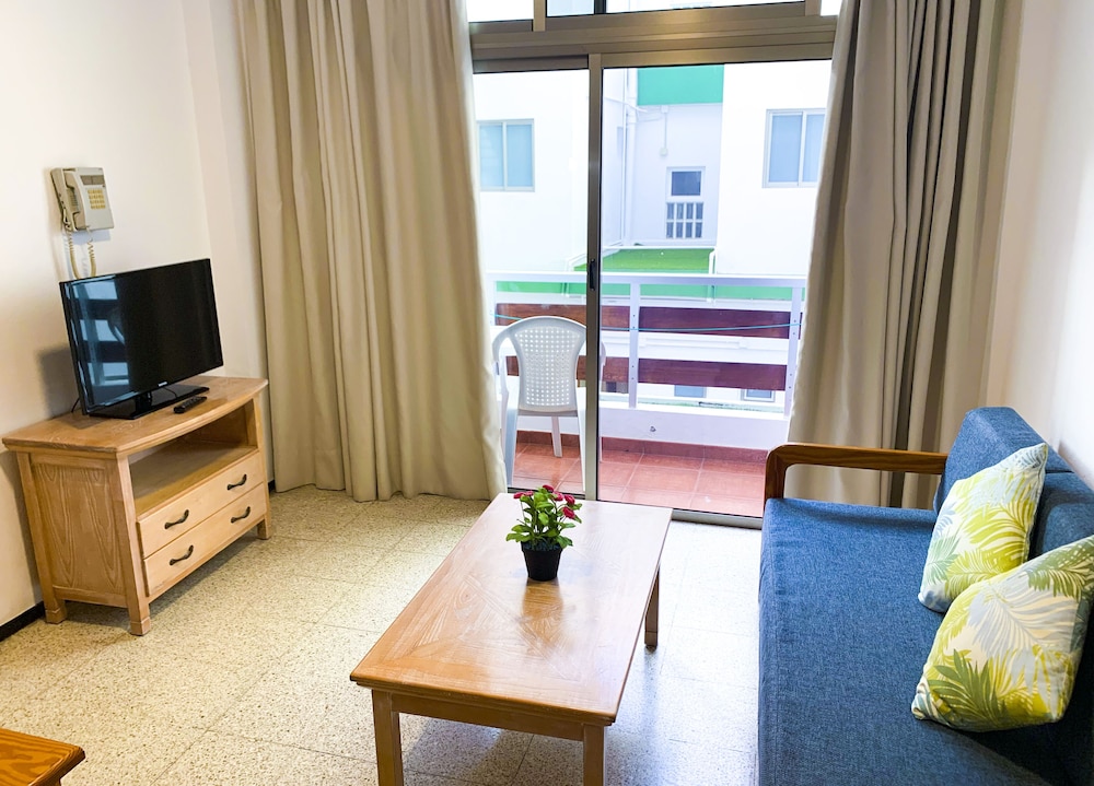 Traditional Studio, Balcony, Garden View - Photo 12