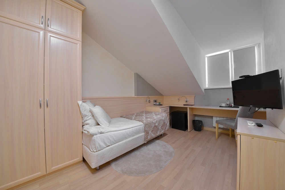 Standard Single Room with Air Conditioning