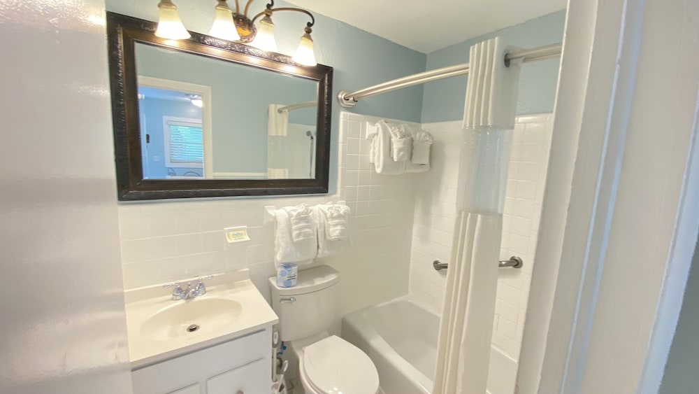 2 Bedroom Apartment Unit #10 (at White Sands) photo 2
