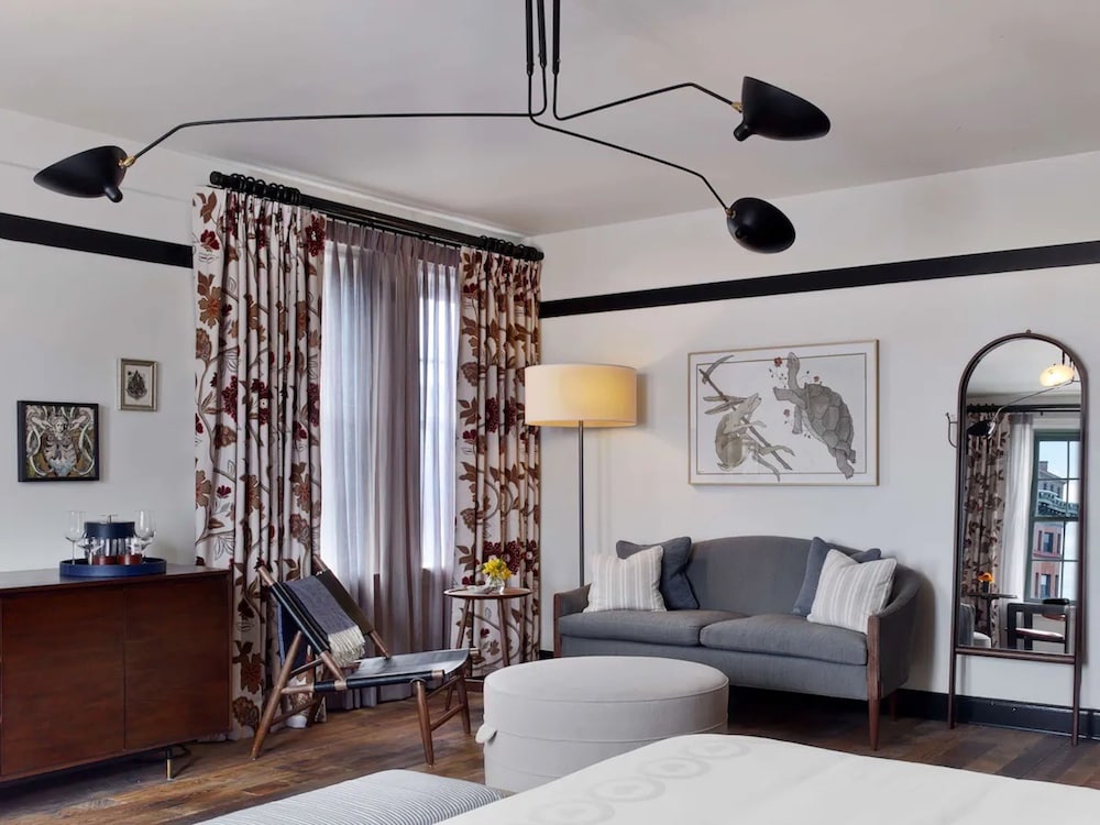 Corner Double - Photo 2