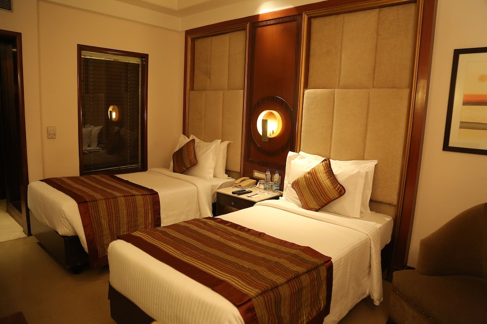 Executive Room - Photo 8