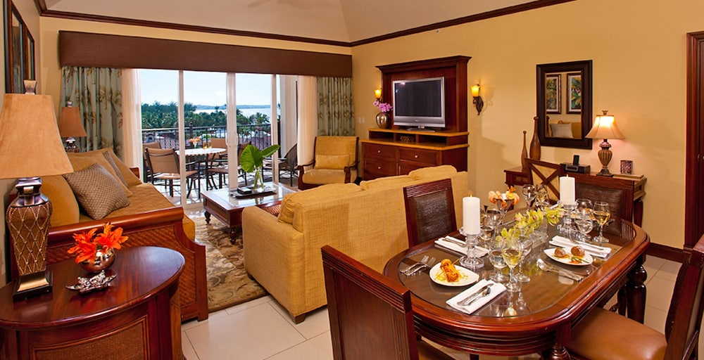 Suite familiare, 2 camere da letto, vista oceano (Italian Oceanview Penthouse Butler S.)