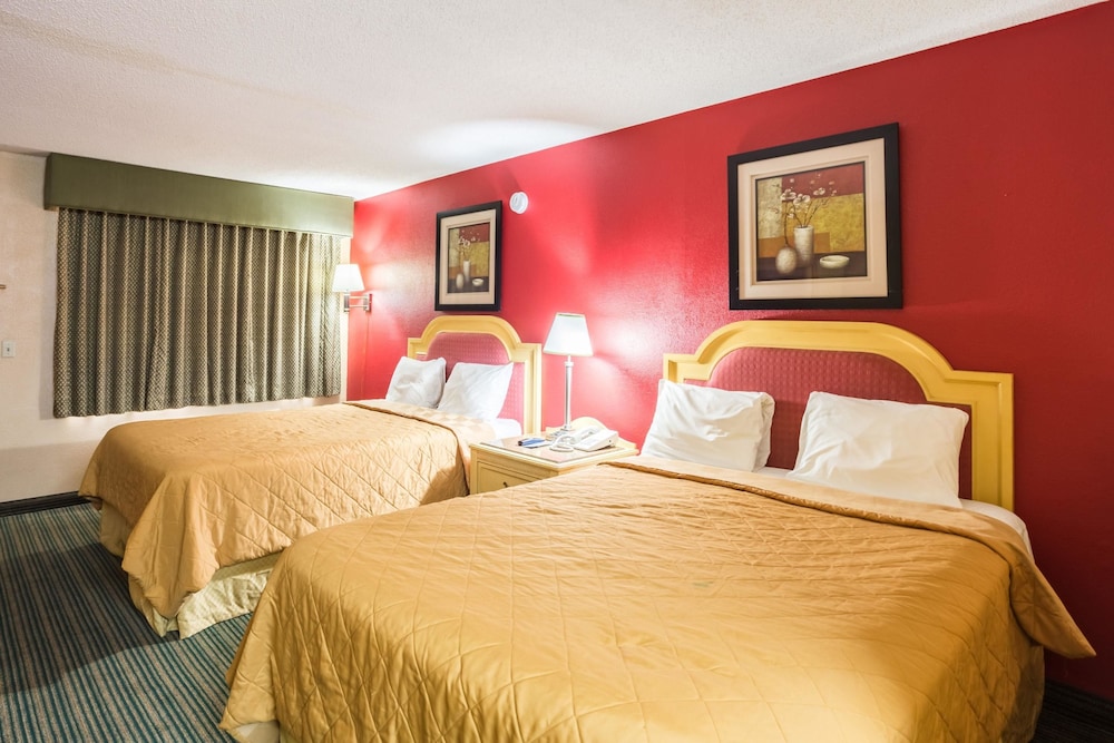 Standard Room, 2 Double Beds, Smoking photo 2