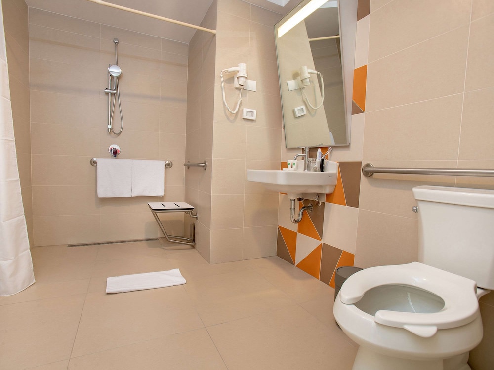 Room, 1 Double Bed, Accessible photo 3