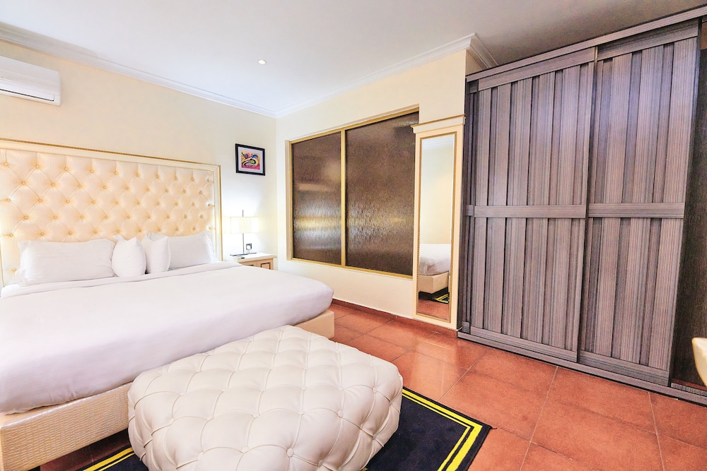 Business Suite photo 1