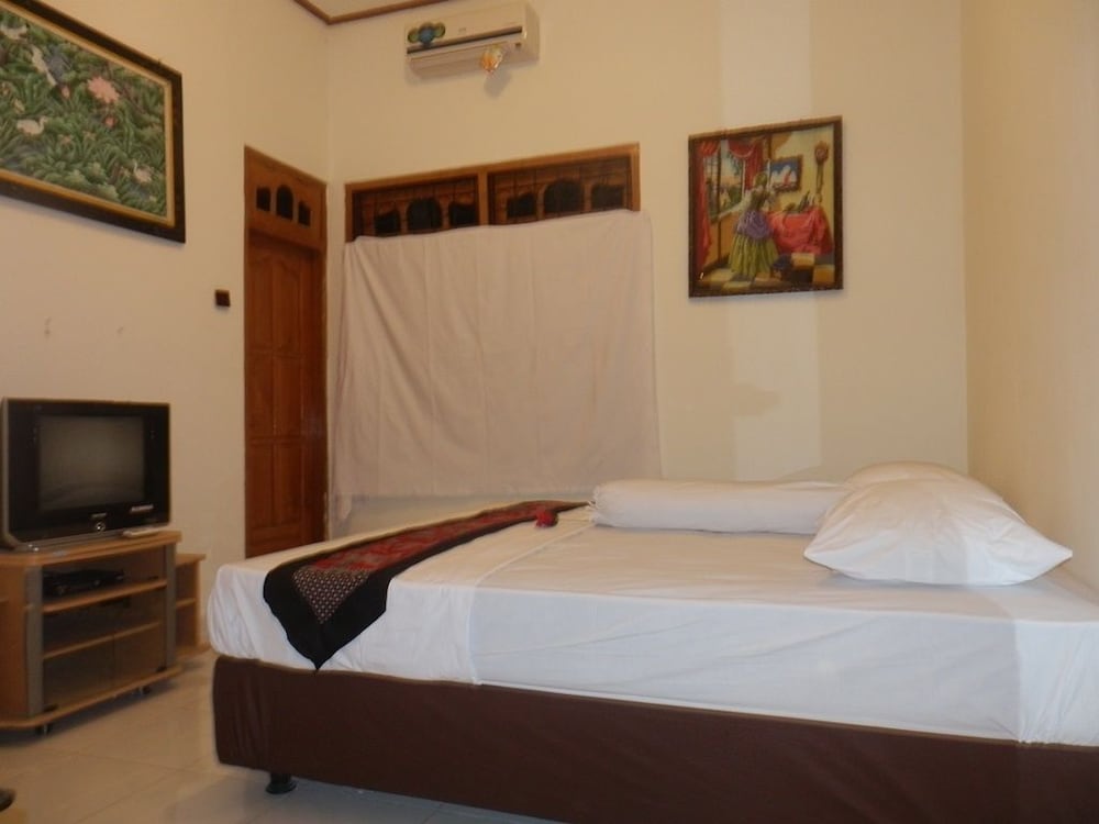 Standard Room (with AC) photo 1