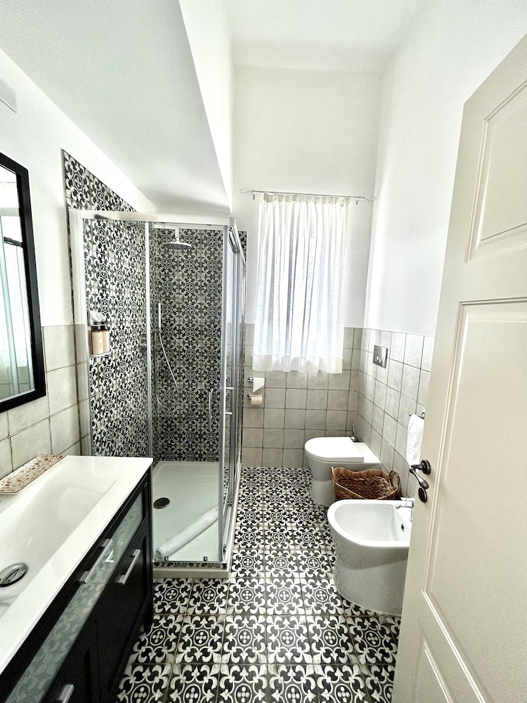 Comfort Room - Photo 5