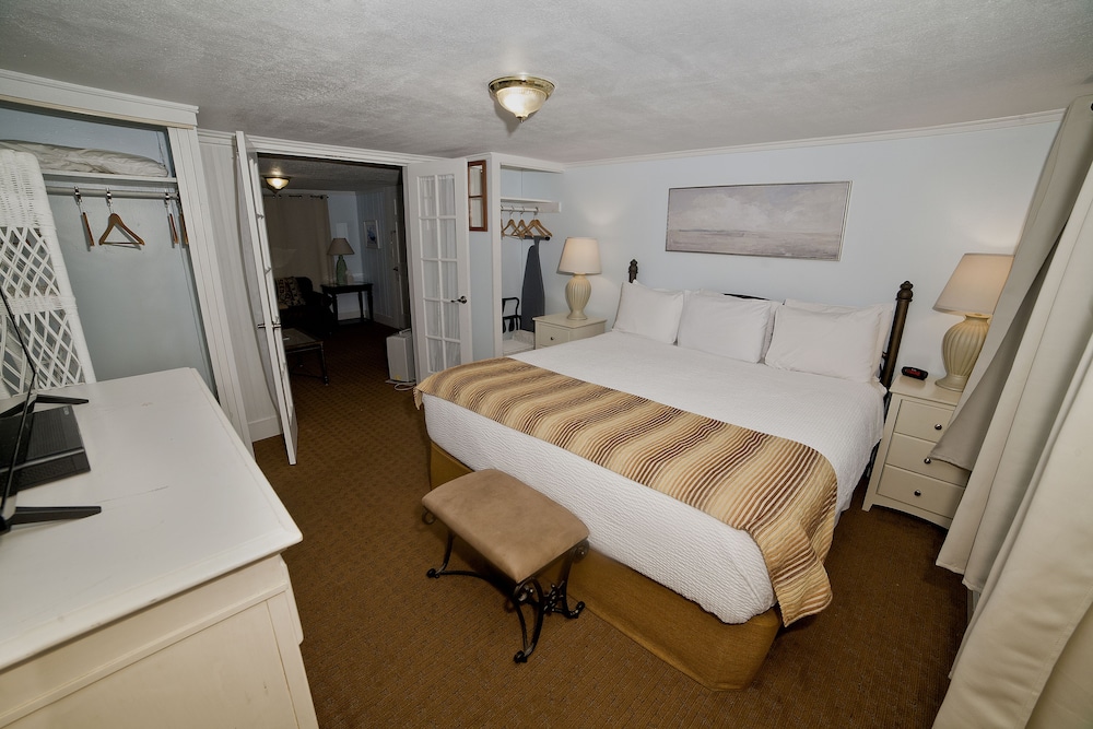 Suite, Kitchen, Ground Floor (8) photo 1