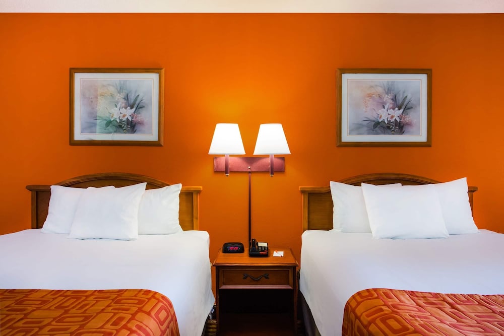 Room, 2 Queen Beds, Non Smoking (Efficiency) - Photo 2