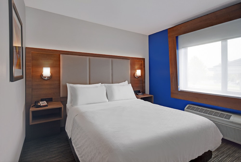 Standard Room, 1 Queen Bed - Photo 1