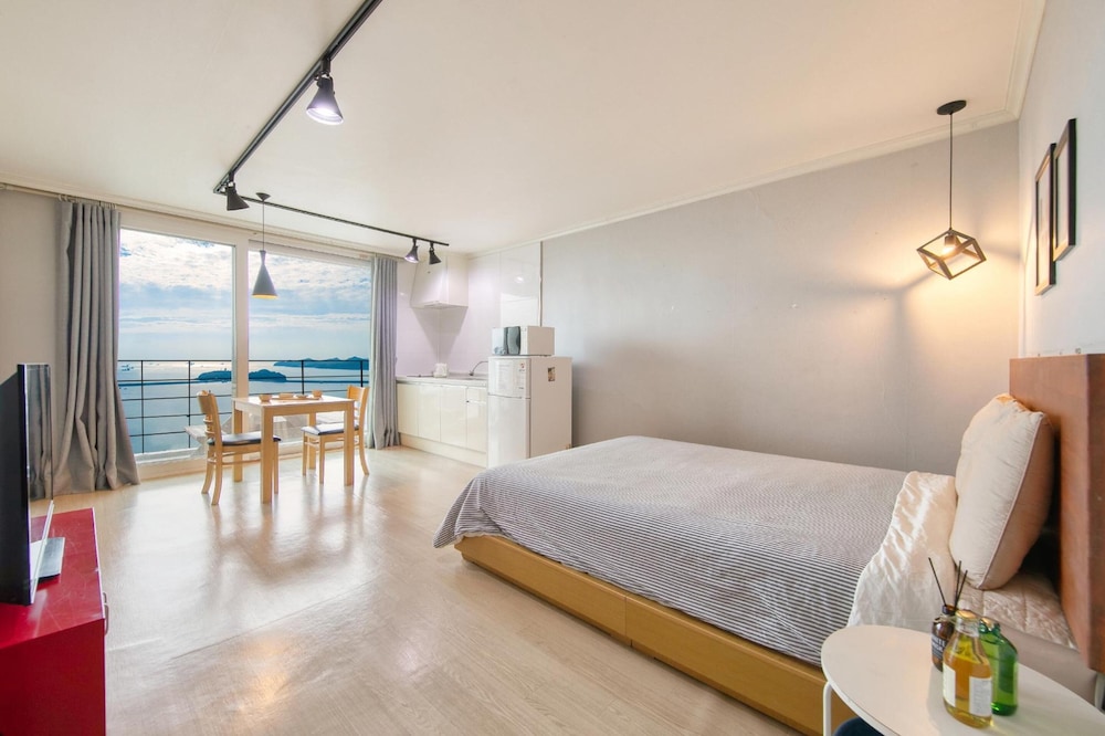 Basic Room, 1 Bedroom (301) - Photo 5