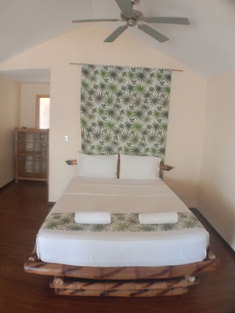Beach Front Cottage photo 1