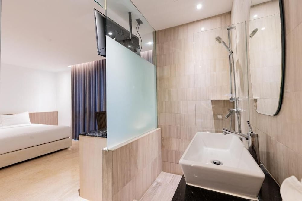 Deluxe Room, City View photo 3