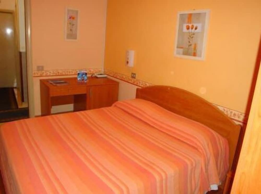 Classic Double or Twin Room photo 3