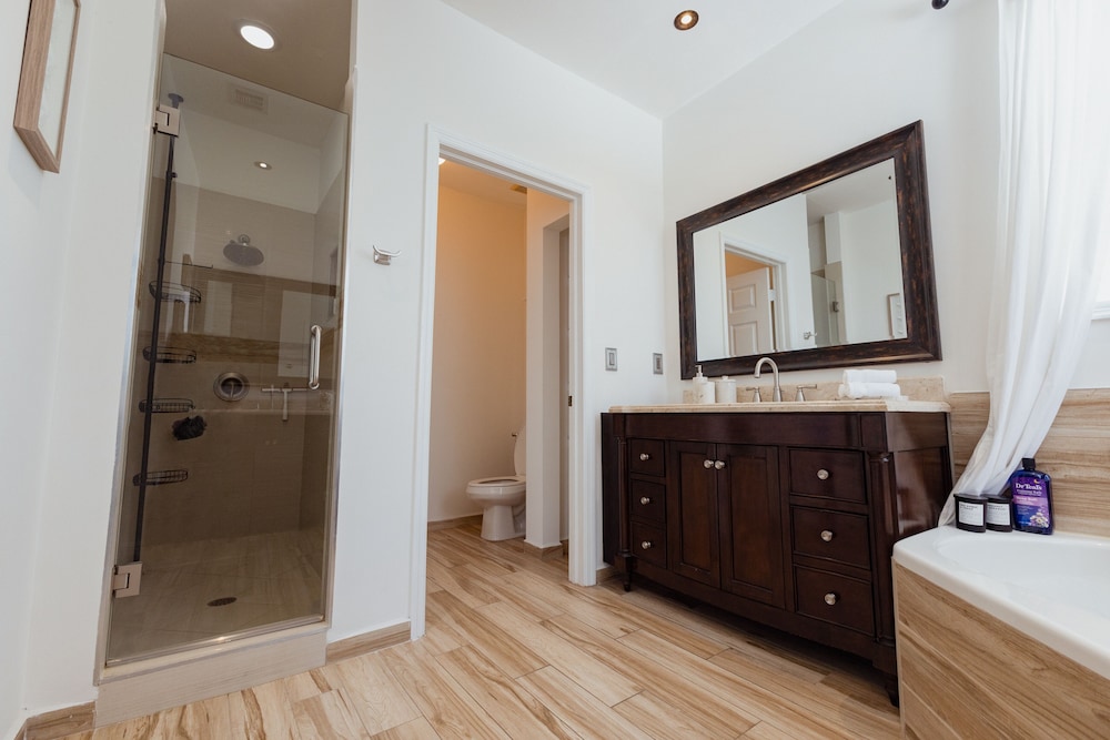 Miami Getaway Heated Pool House & Pool Table Villa, Foto 7