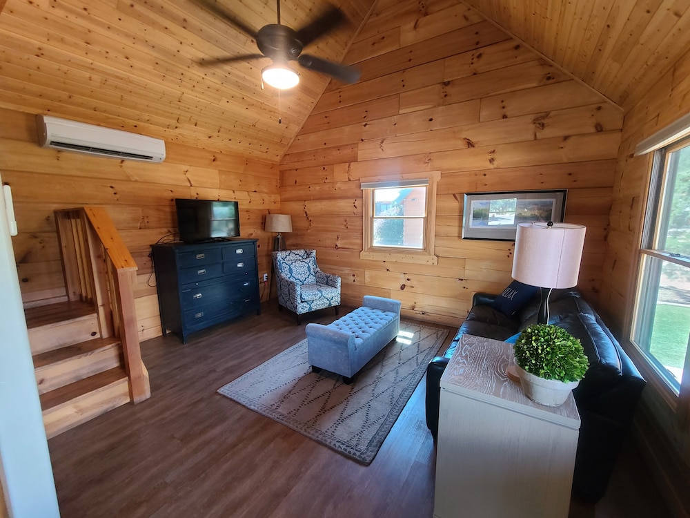Deluxe Cabin, 1 Queen Bed with Sofa bed, Lake View, Lakeside photo 2