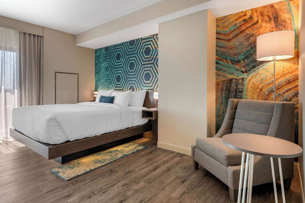 Room, 1 King Bed, Accessible, Non Smoking - Photo 1