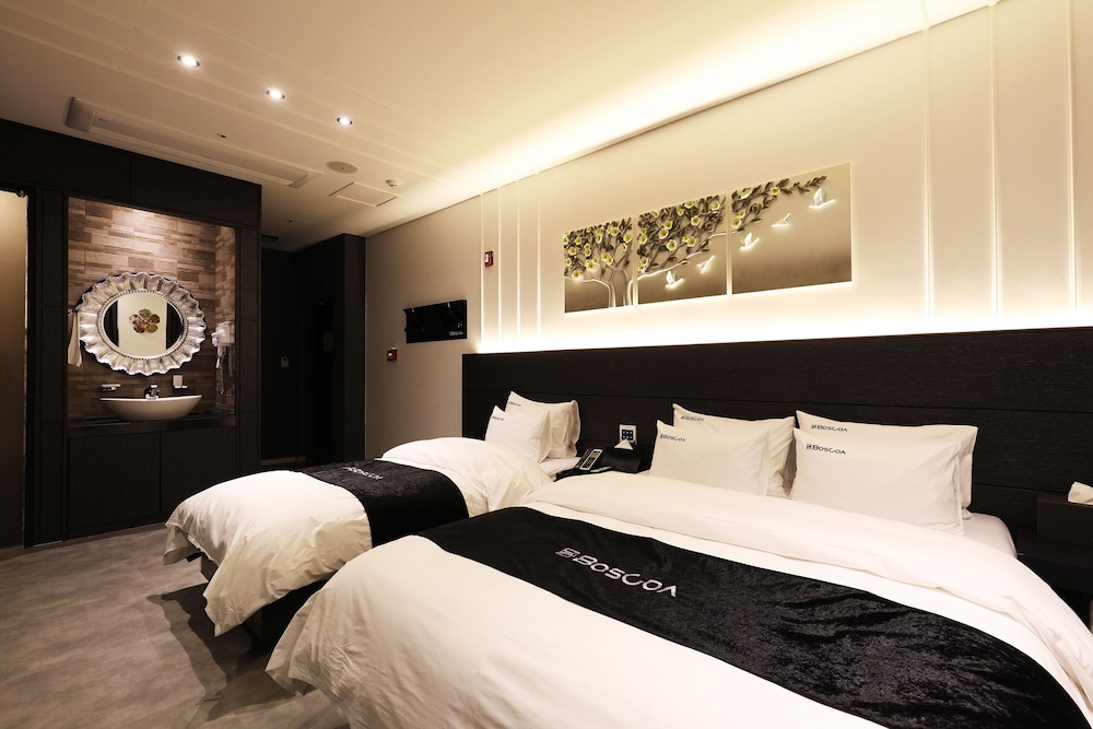 Deluxe Twin Room (No Breakfast) - Photo 13