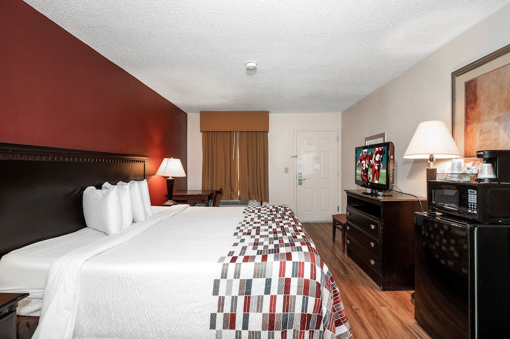 Deluxe Room, 1 Double Bed, Accessible, Smoking (Roll-In Shower) photo 1