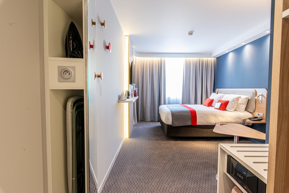 Standard Room, 2 Twin Beds - Photo 8