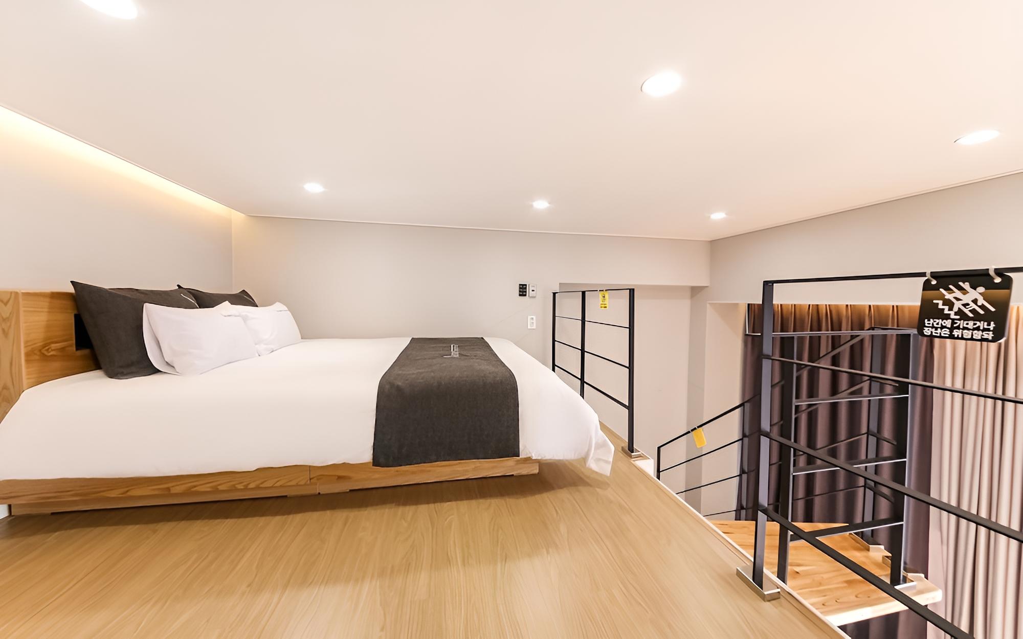 Room (Royal duplex non-cancellable)