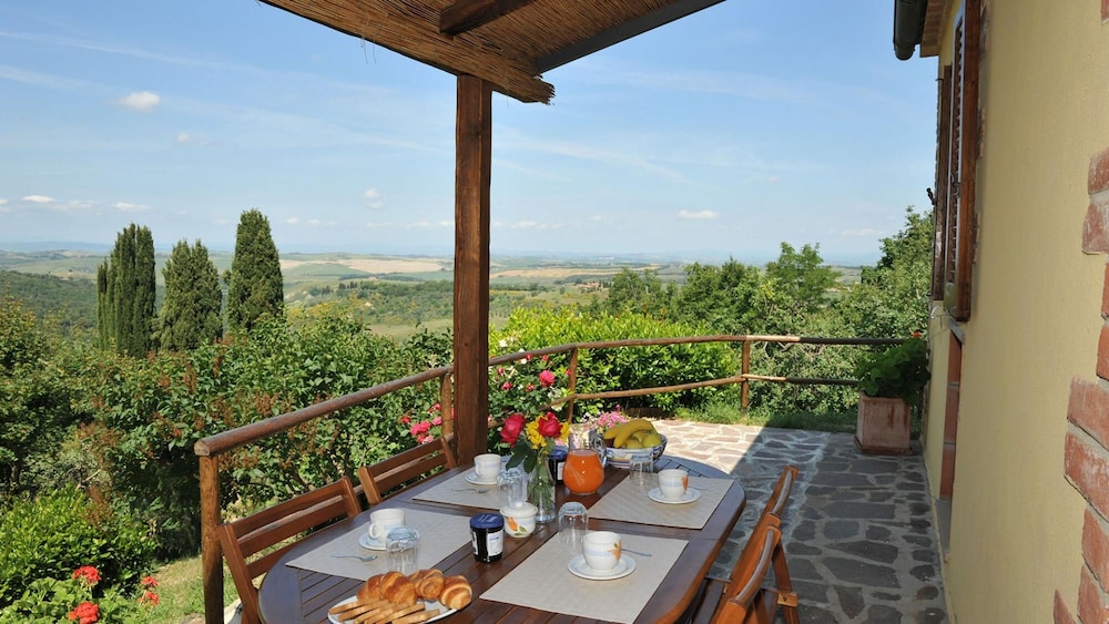 Villa photo 3
