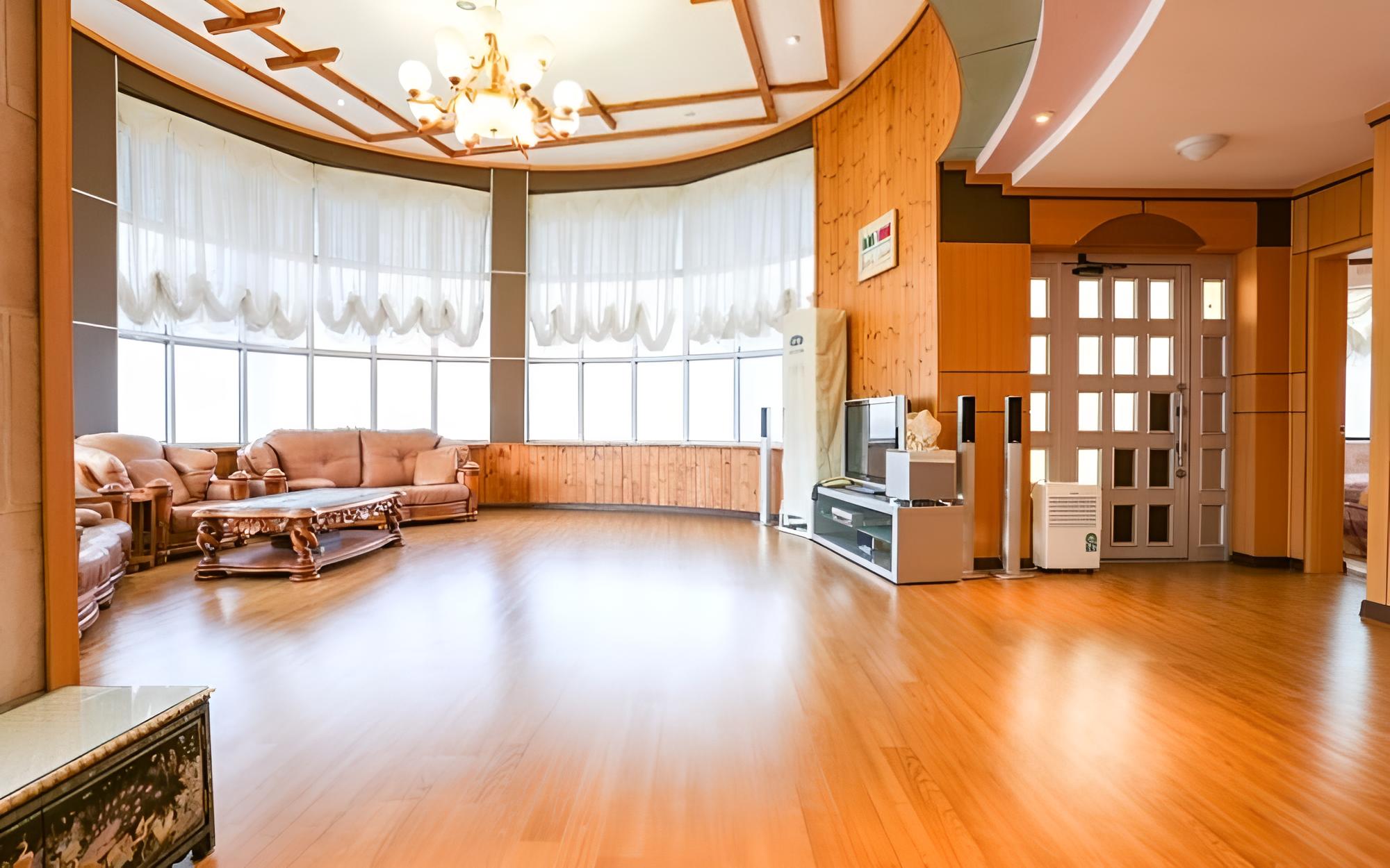 Room (Sun Room) photo 2