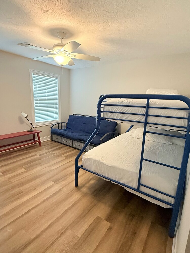Deluxe Townhome photo 3