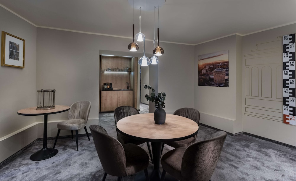 Suite, 1 King Bed (John Moore Duplex)