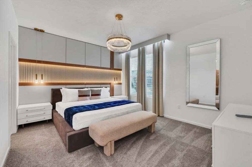 Townhome, 5 Bedrooms