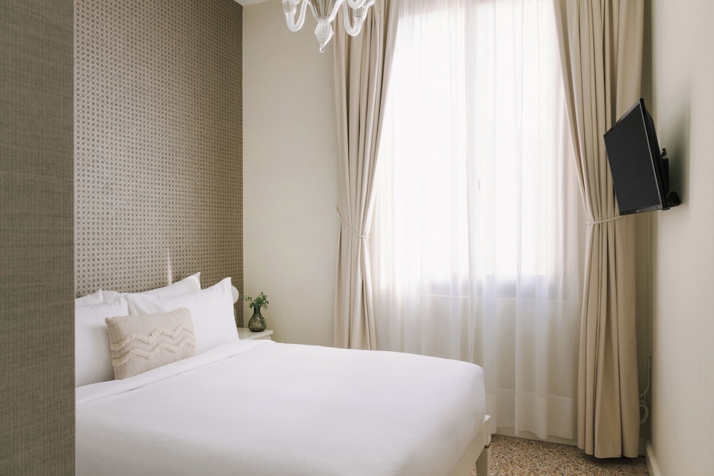 Standard Single Room, 1 Large Twin Bed