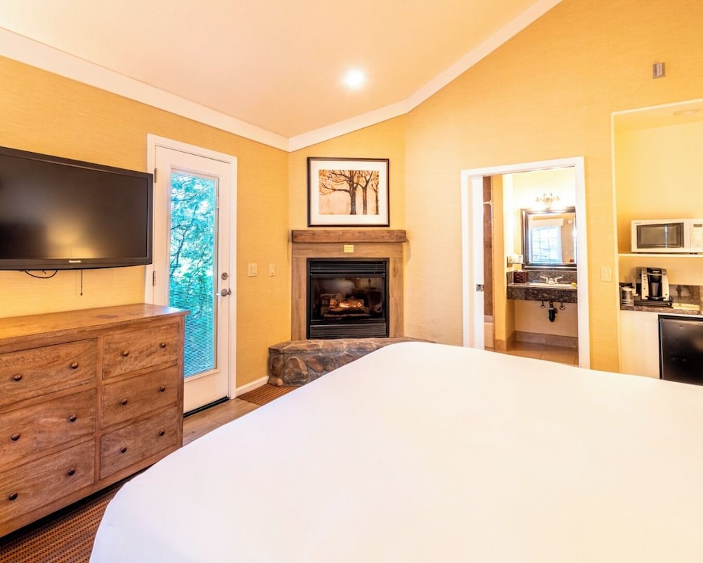 Cottage, 1 King Bed photo 2