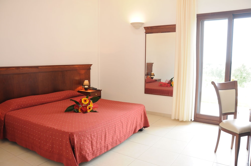 Standard Room, Pool View photo 2