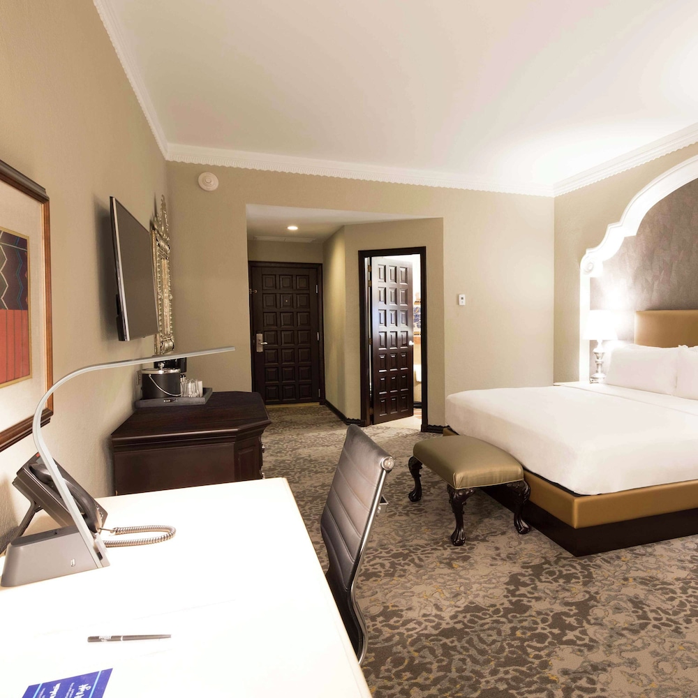 Executive Room, 1 King Bed - Photo 3