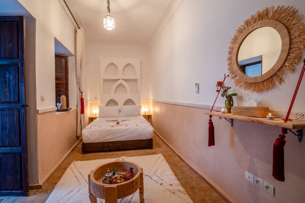 Standard Double Room - Photo 12
