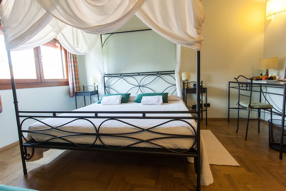 Superior Room (Family)