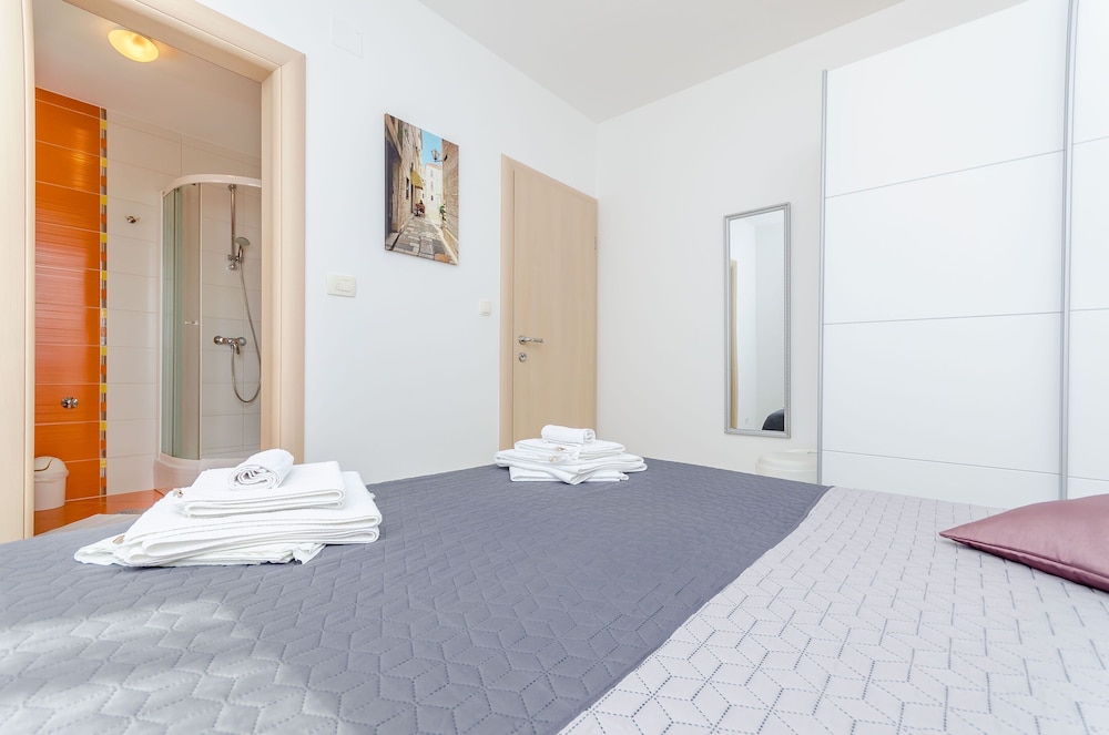 Apartment (A1)