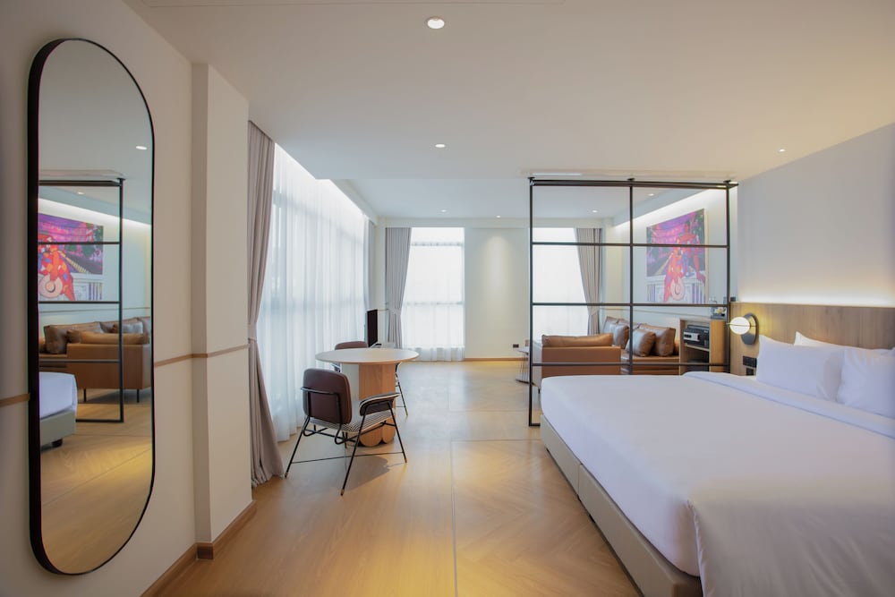 Junior Suite, City View photo 3
