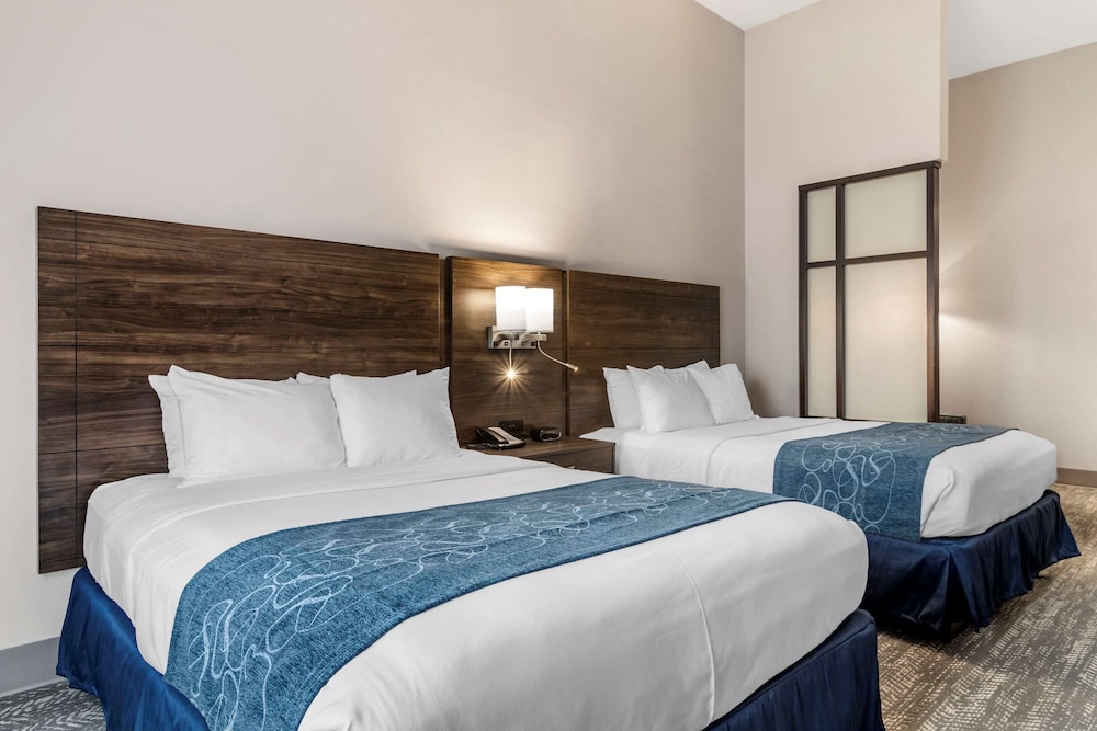 Suite, Multiple Beds, Non Smoking - Photo 3