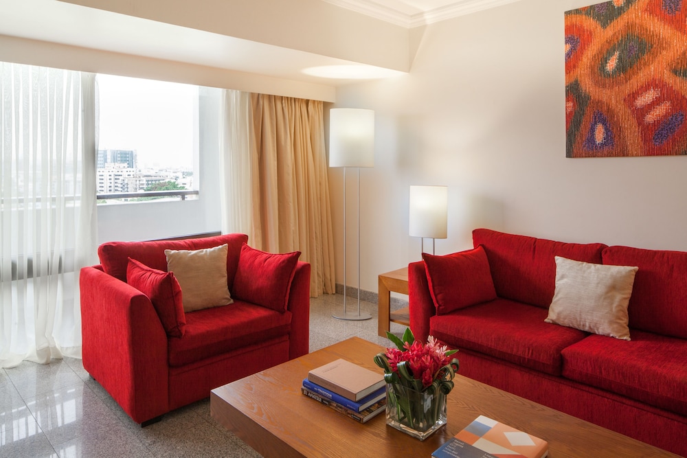 Suite, 1 King Bed, Ocean View (Classic Suites) photo 3